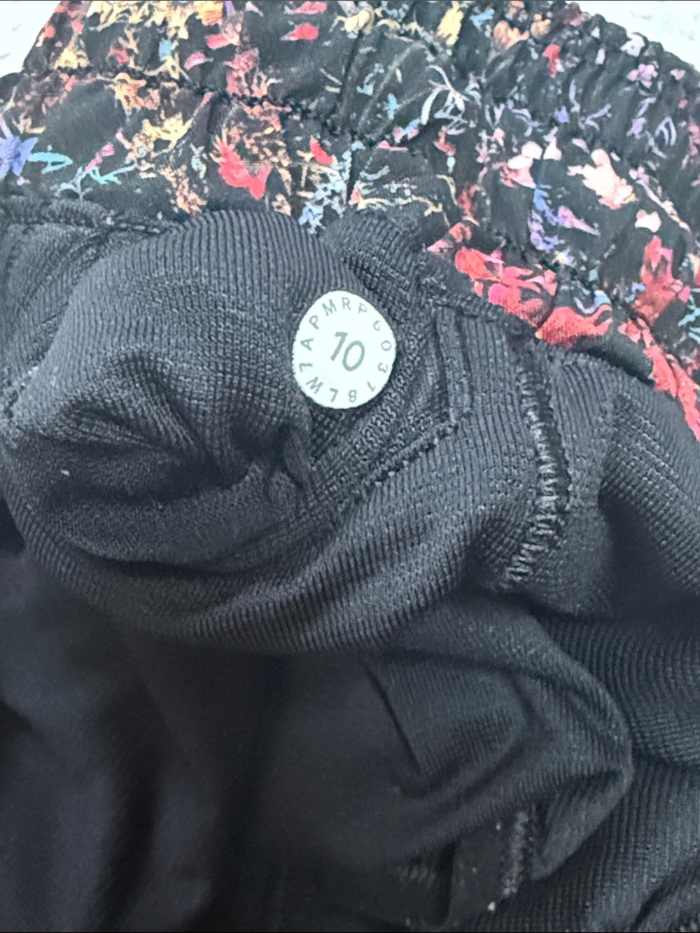 Lululemon black floral hotty hot shorts - Picture 8 of 9
